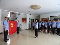 源源集團慶祝黨的生日，莊嚴宣誓